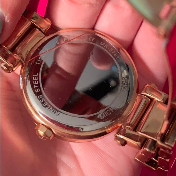 MK watch! - Picture 3 of 3